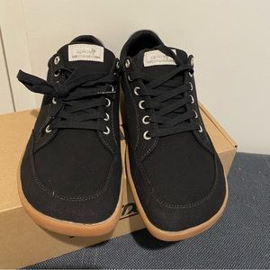 NIB Splay Barefoot shoes in black with gum sole, women’s size 9/ men’s size 7